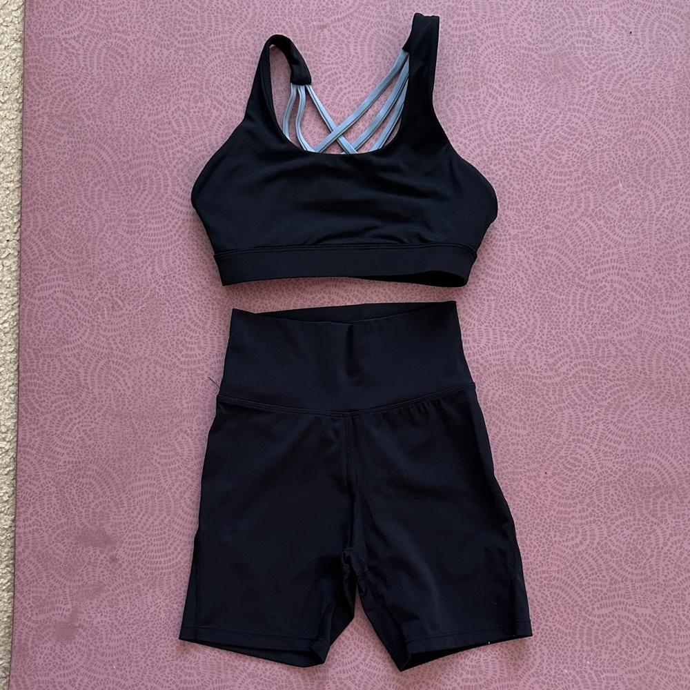 Girls Werk Dancewear Black Sports Bra and Shorts Set, YL, EUC